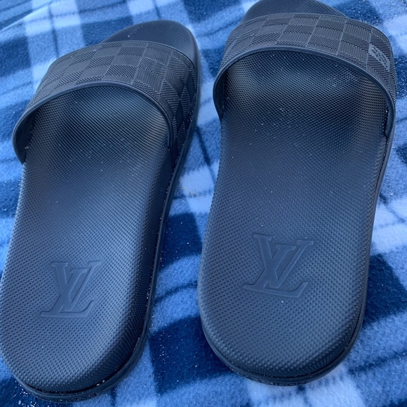 louis Vuitton slides 6 mens 9 women - Picture 1 of 7